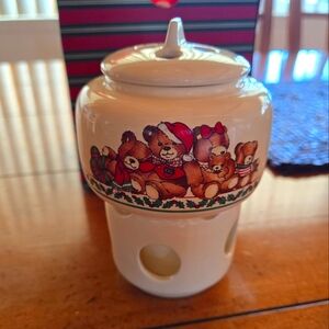 New vintage hand painted  Christmas potpourri press.